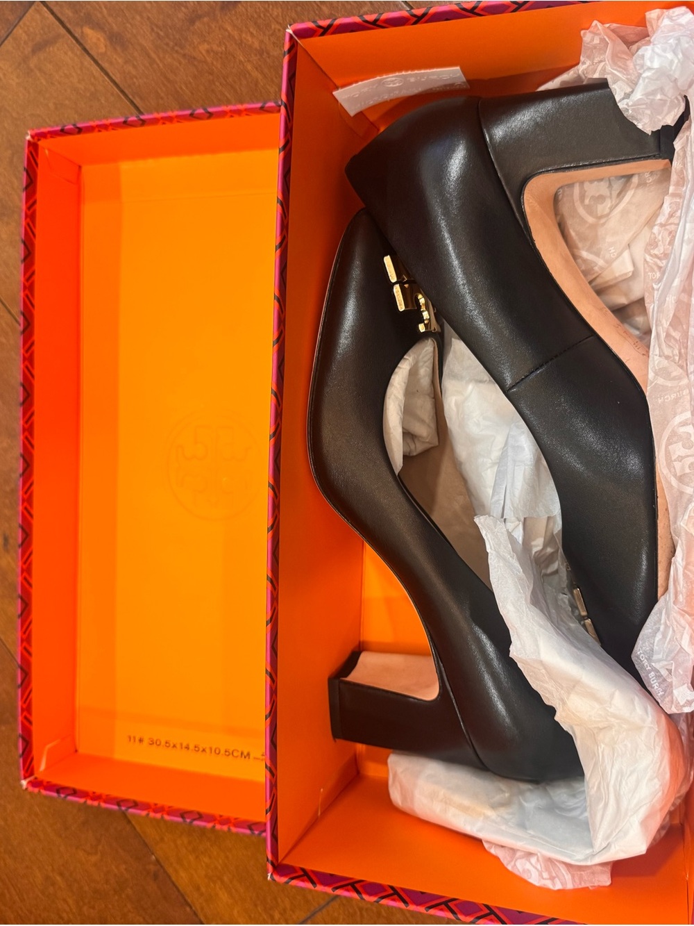 Tory Burch Black Leather Pumps with Gold Logo - Picture 10 of 10
